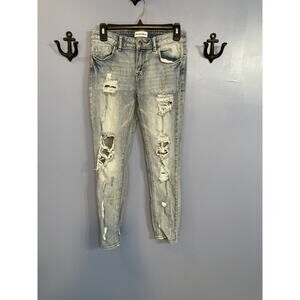 Studio Blue Destrissed Jeans Size 25 Light Wash